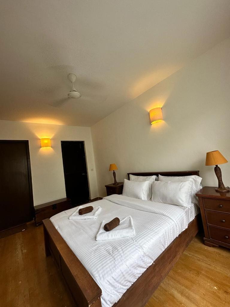 Villa M - Jia 4 Candolim Goa 3Bhk, Pool Facing, Near Beach, Free Breakfast, Free Wifi And Prime Location Aguada Bagian luar foto