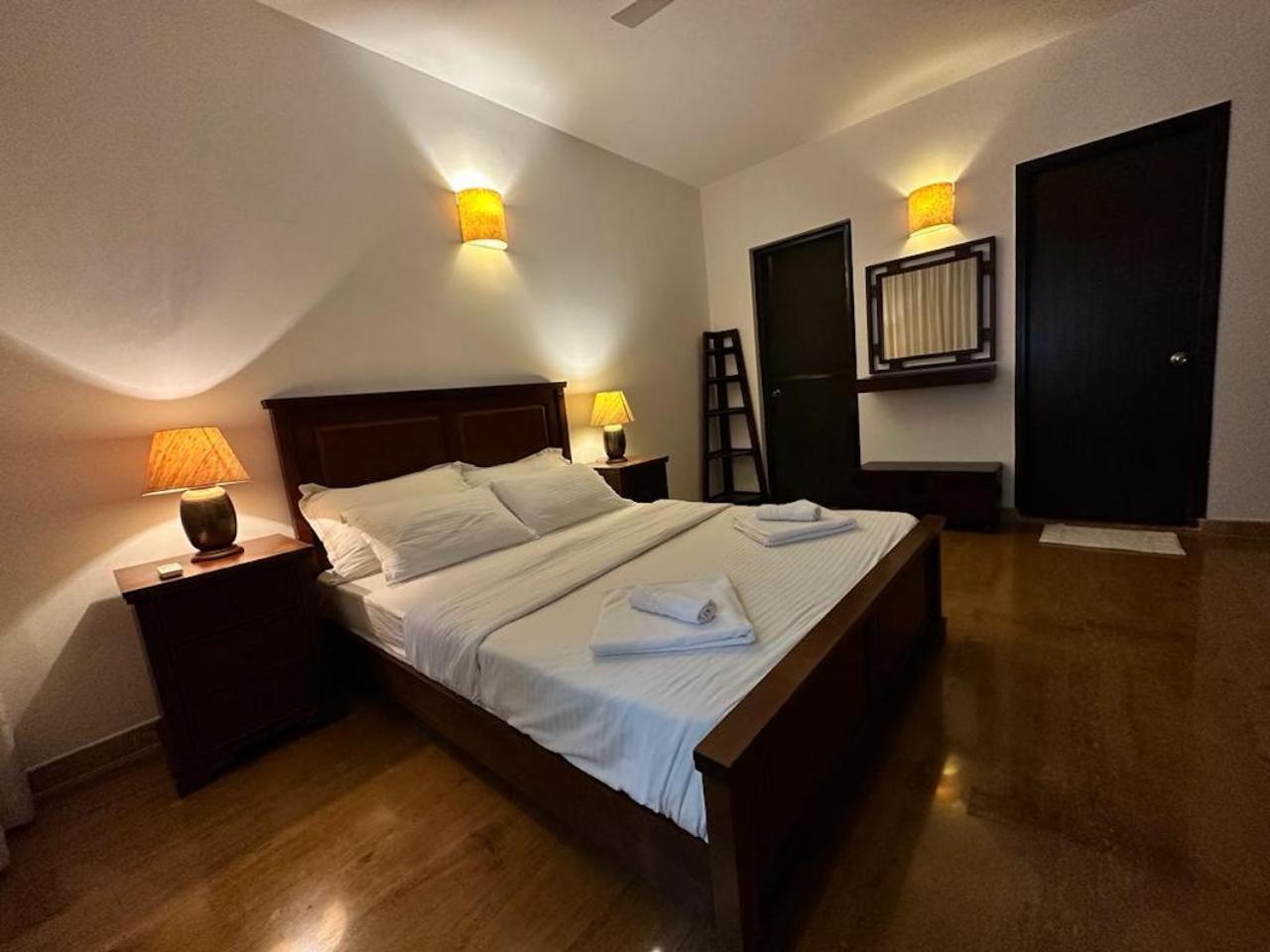 Villa M - Jia 4 Candolim Goa 3Bhk, Pool Facing, Near Beach, Free Breakfast, Free Wifi And Prime Location Aguada Bagian luar foto